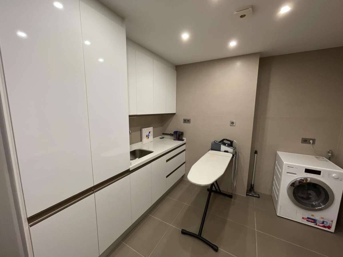 5 bedroom Villa for sale in Calpe / Calp - € 1,980,000 (Ref: 9737127)