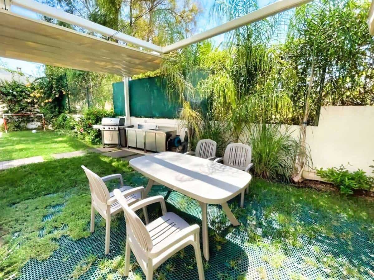 5 bedroom Villa for sale in Calpe / Calp - € 1,980,000 (Ref: 9737127)