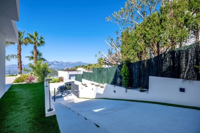 5 slaapkamer Villa te koop in Altea - € 2.690.000 (Ref: 9787568)