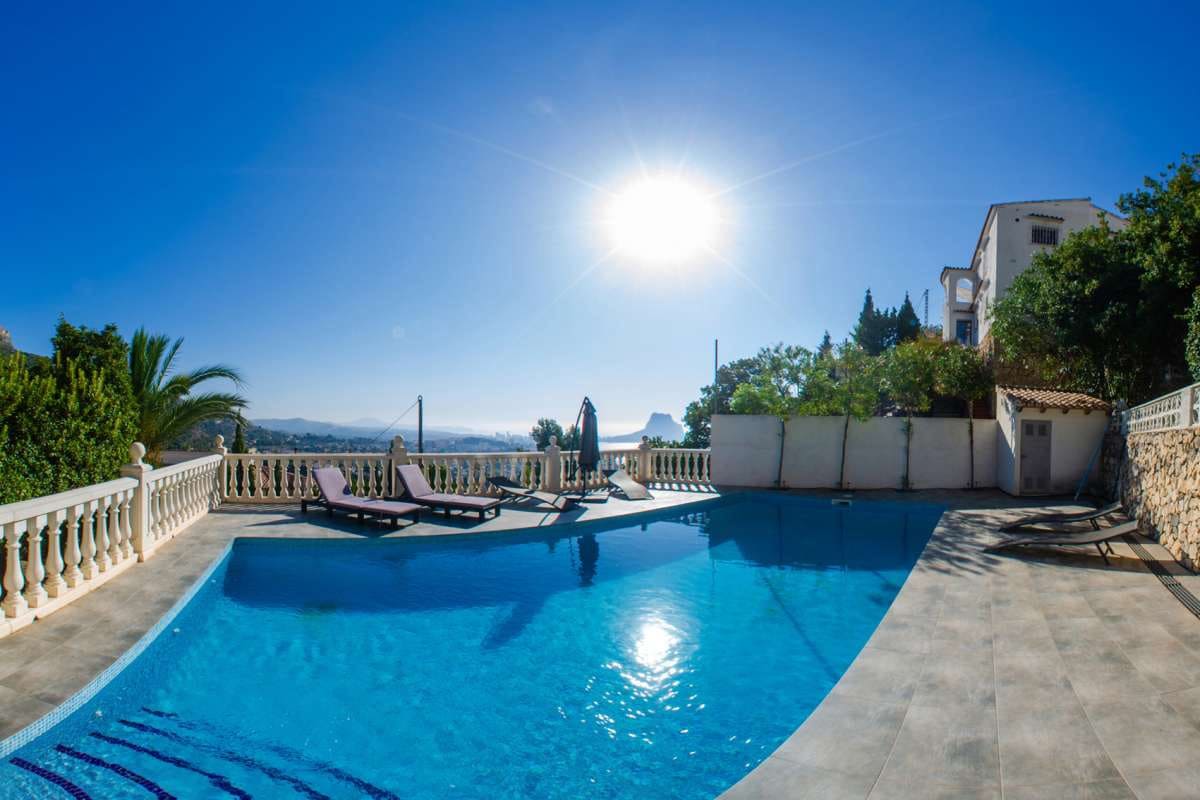 4 bedroom Villa for sale in Calpe / Calp - € 940,000 (Ref: 9802827)