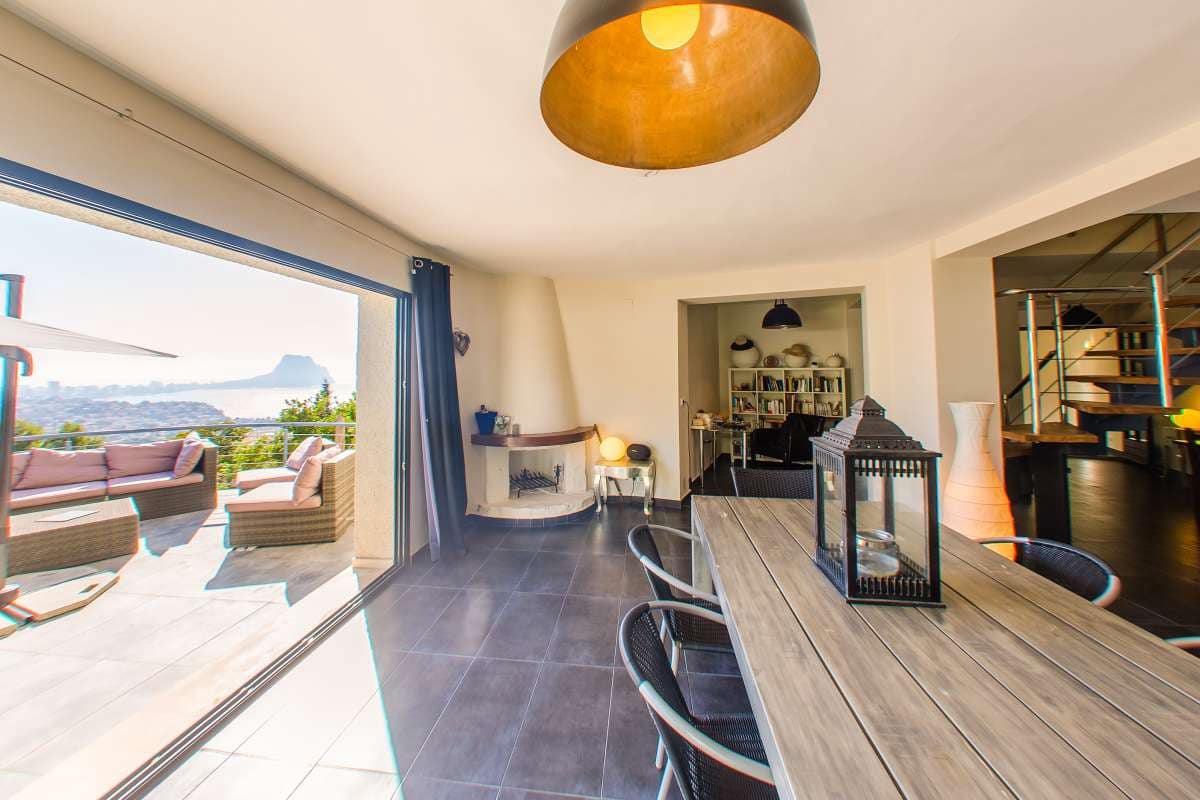 4 bedroom Villa for sale in Calpe / Calp - € 940,000 (Ref: 9802827)