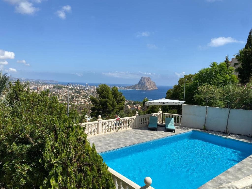 4 bedroom Villa for sale in Calpe / Calp - € 940,000 (Ref: 9802827)