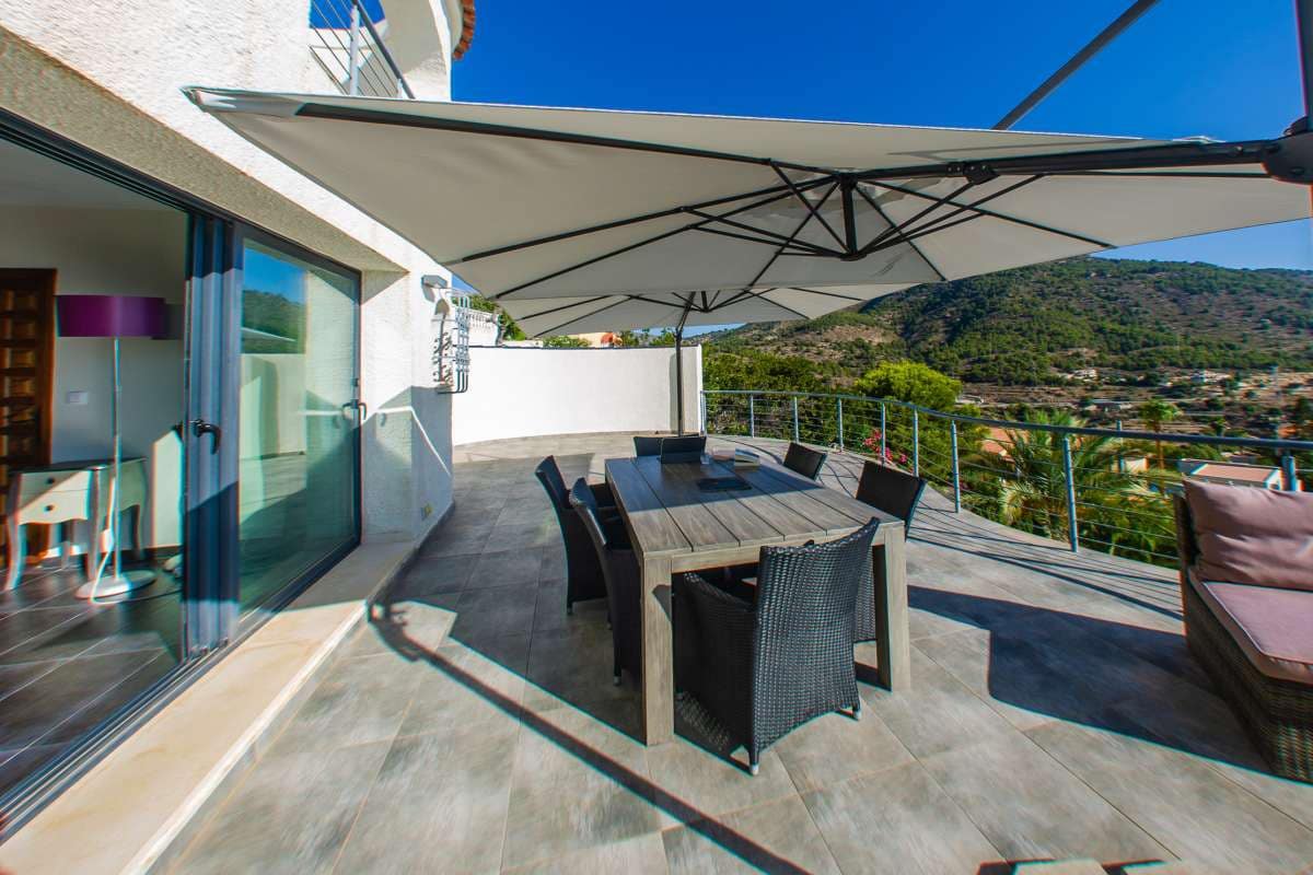 4 bedroom Villa for sale in Calpe / Calp - € 940,000 (Ref: 9802827)