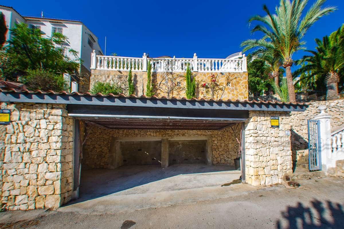 4 bedroom Villa for sale in Calpe / Calp - € 940,000 (Ref: 9802827)