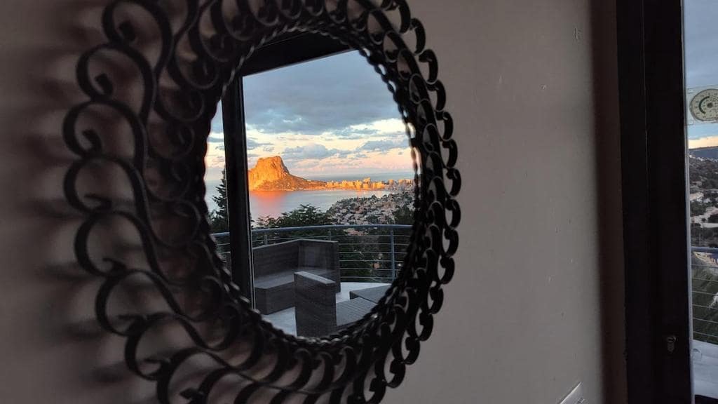 4 bedroom Villa for sale in Calpe / Calp - € 940,000 (Ref: 9802827)
