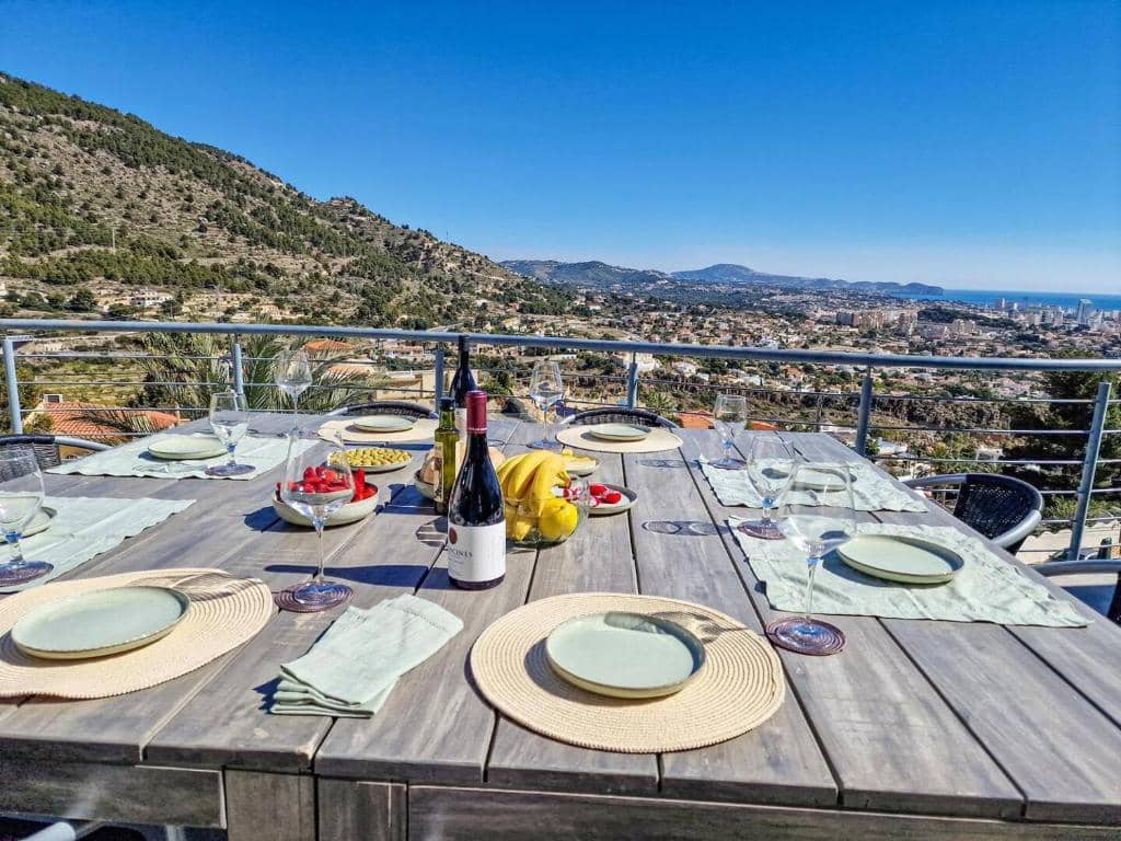4 bedroom Villa for sale in Calpe / Calp - € 940,000 (Ref: 9802827)