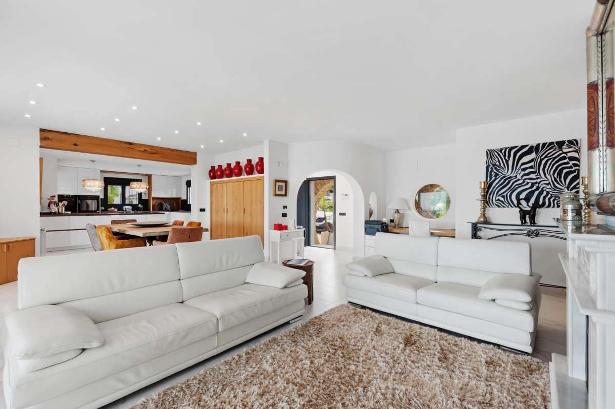4 bedroom Villa for sale in Benissa - € 2,490,000 (Ref: 9841561)