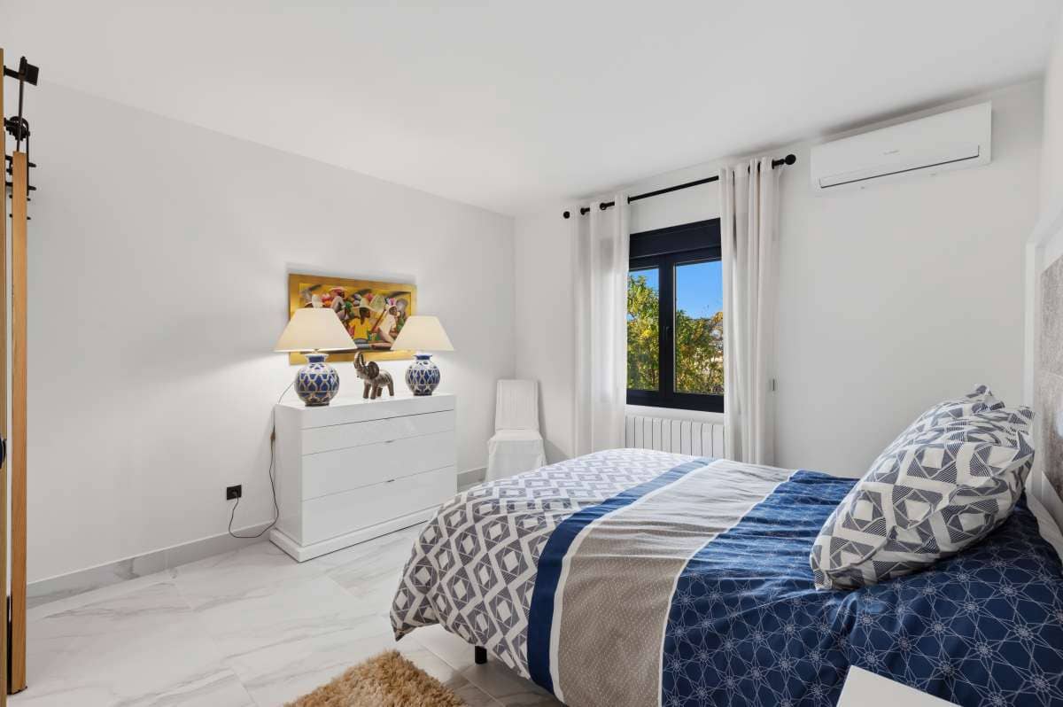4 bedroom Villa for sale in Benissa - € 2,490,000 (Ref: 9841561)