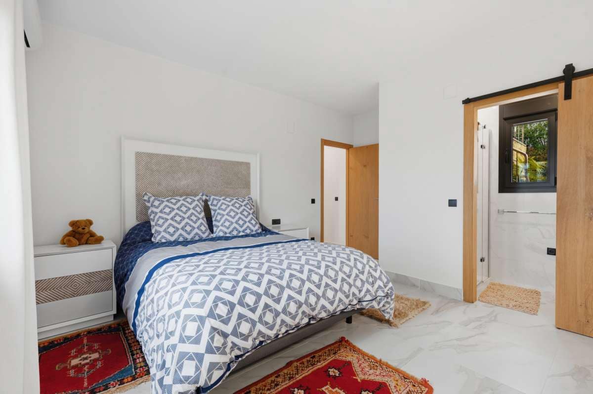 4 bedroom Villa for sale in Benissa - € 2,490,000 (Ref: 9841561)