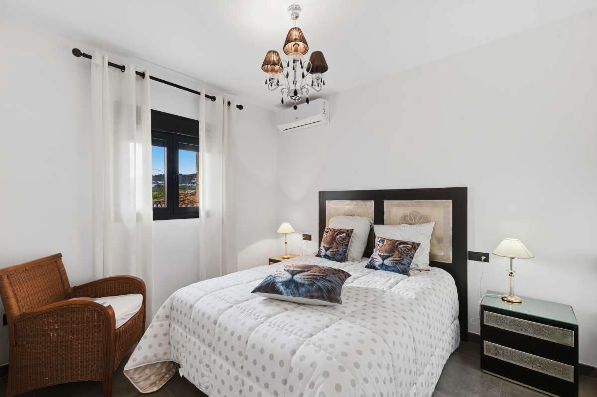 4 bedroom Villa for sale in Benissa - € 2,490,000 (Ref: 9841561)