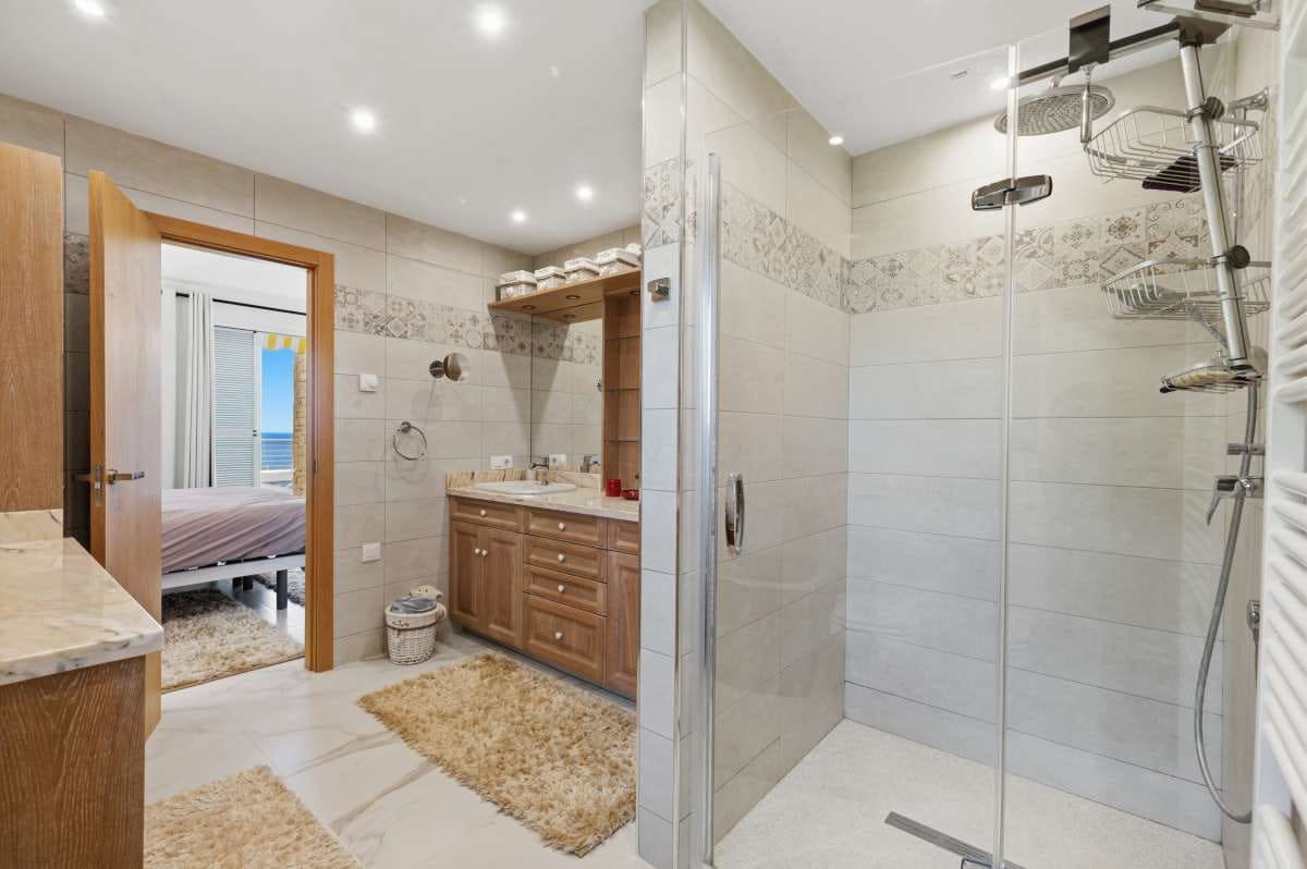 4 bedroom Villa for sale in Benissa - € 2,490,000 (Ref: 9841561)