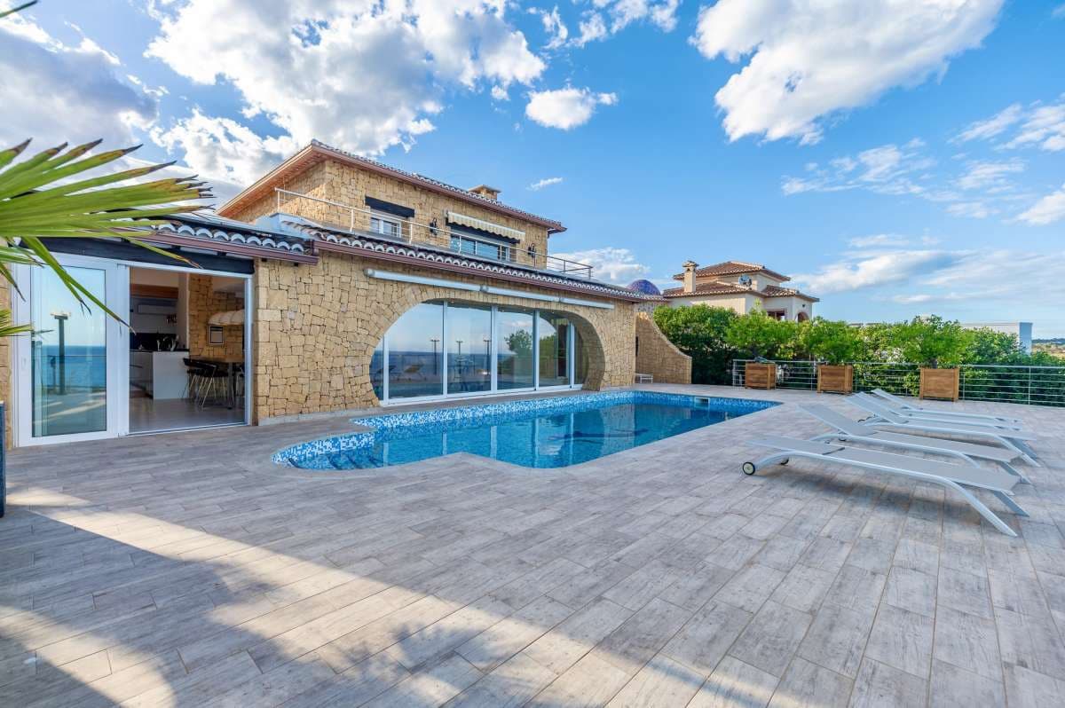 4 bedroom Villa for sale in Benissa - € 2,490,000 (Ref: 9841561)