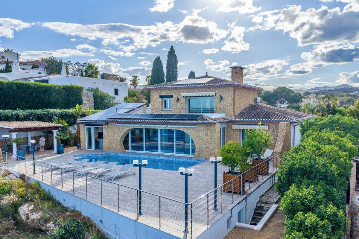 4 bedroom Villa for sale in Benissa - € 2,490,000 (Ref: 9841561)