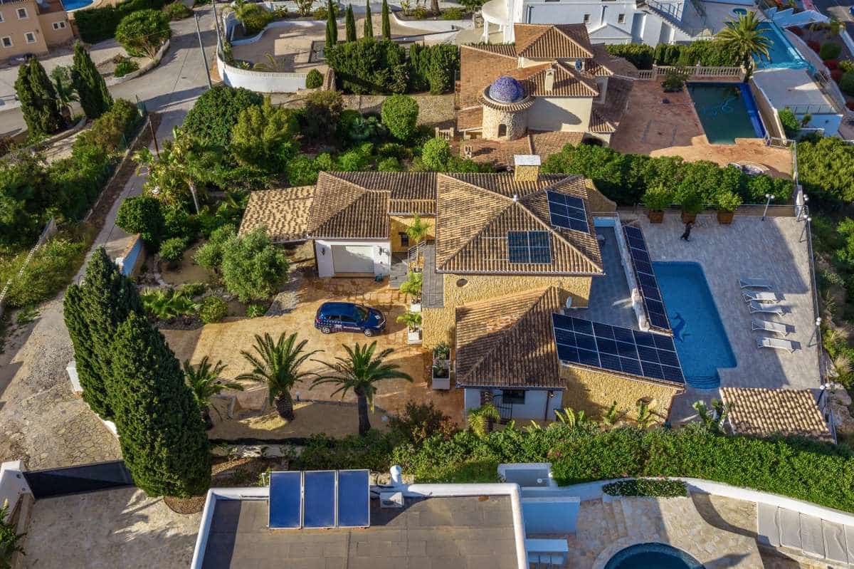 4 bedroom Villa for sale in Benissa - € 2,490,000 (Ref: 9841561)