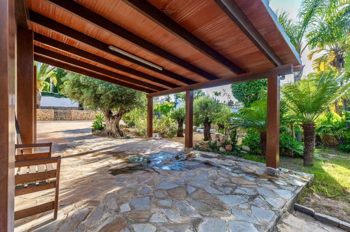 4 bedroom Villa for sale in Benissa - € 2,490,000 (Ref: 9841561)
