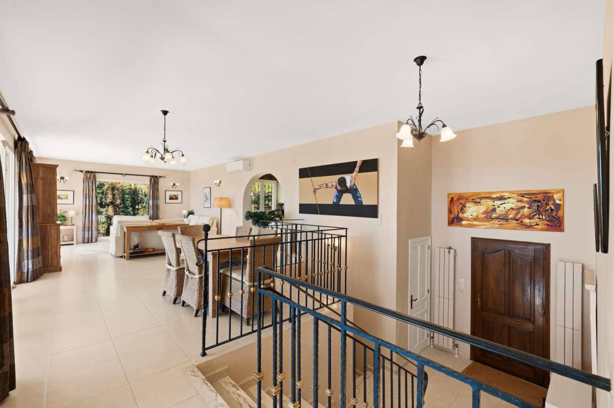 4 bedroom Villa for sale in Altea - € 1,470,000 (Ref: 9841562)