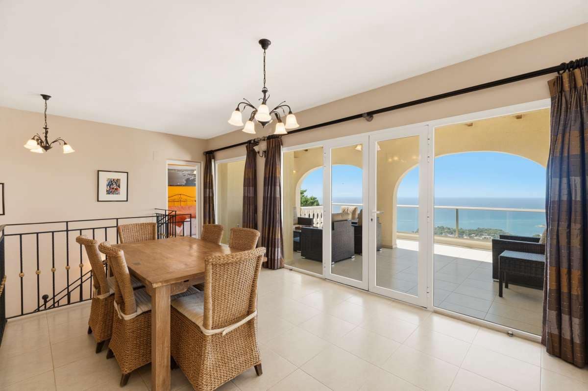 4 bedroom Villa for sale in Altea - € 1,470,000 (Ref: 9841562)