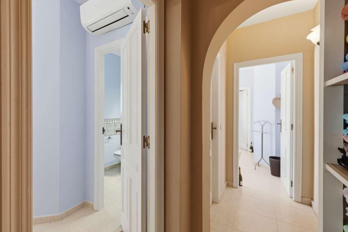 4 bedroom Villa for sale in Altea - € 1,470,000 (Ref: 9841562)