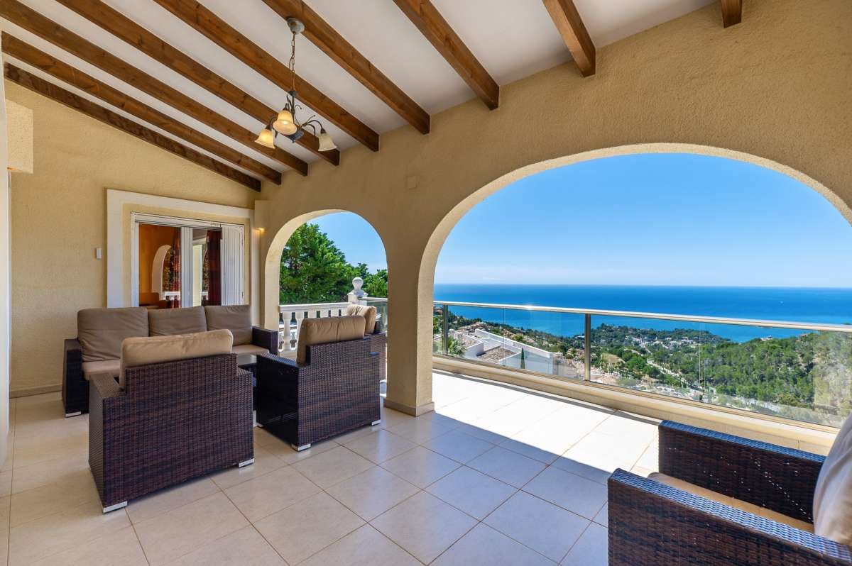 4 bedroom Villa for sale in Altea - € 1,470,000 (Ref: 9841562)