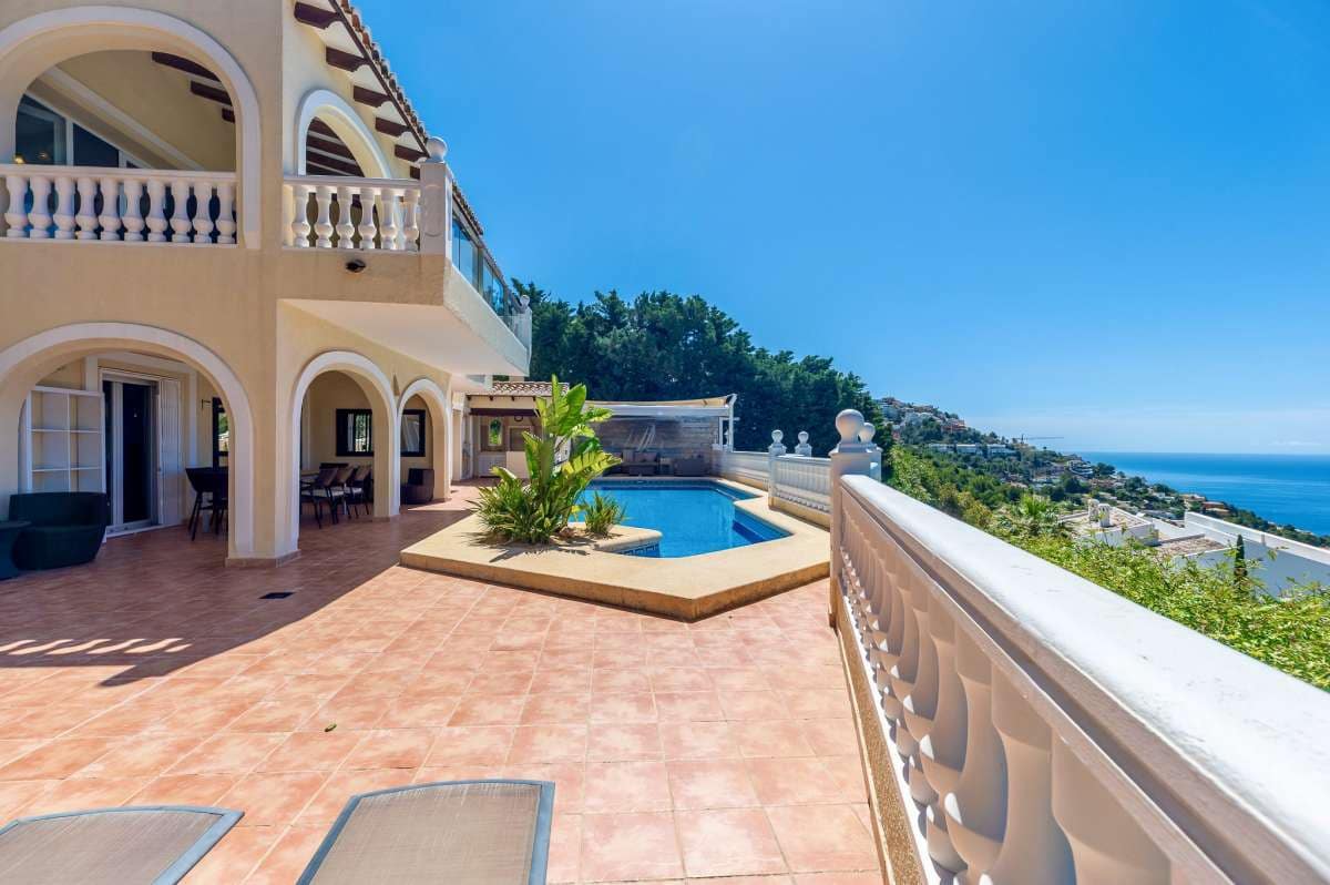 4 bedroom Villa for sale in Altea - € 1,470,000 (Ref: 9841562)