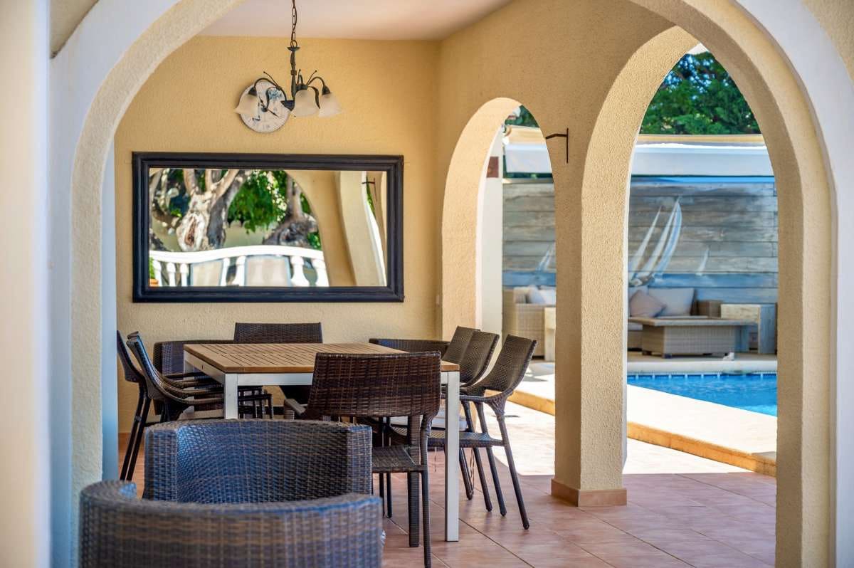 4 bedroom Villa for sale in Altea - € 1,470,000 (Ref: 9841562)