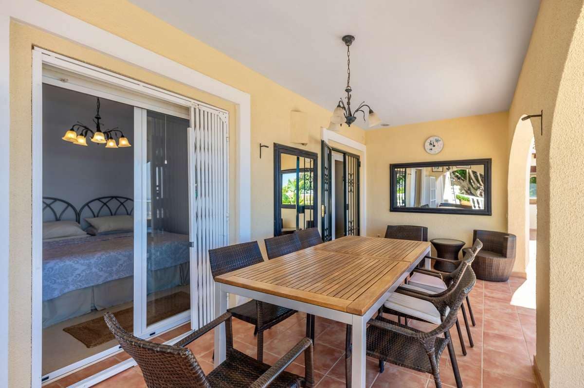 4 bedroom Villa for sale in Altea - € 1,470,000 (Ref: 9841562)
