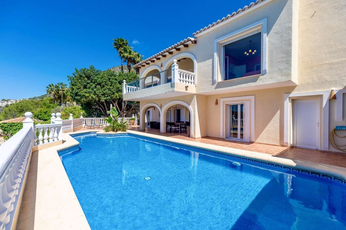 4 bedroom Villa for sale in Altea - € 1,470,000 (Ref: 9841562)
