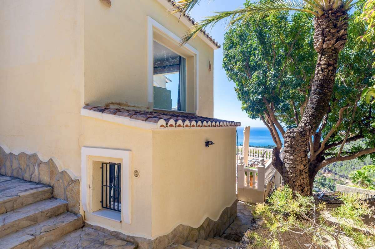 4 bedroom Villa for sale in Altea - € 1,470,000 (Ref: 9841562)