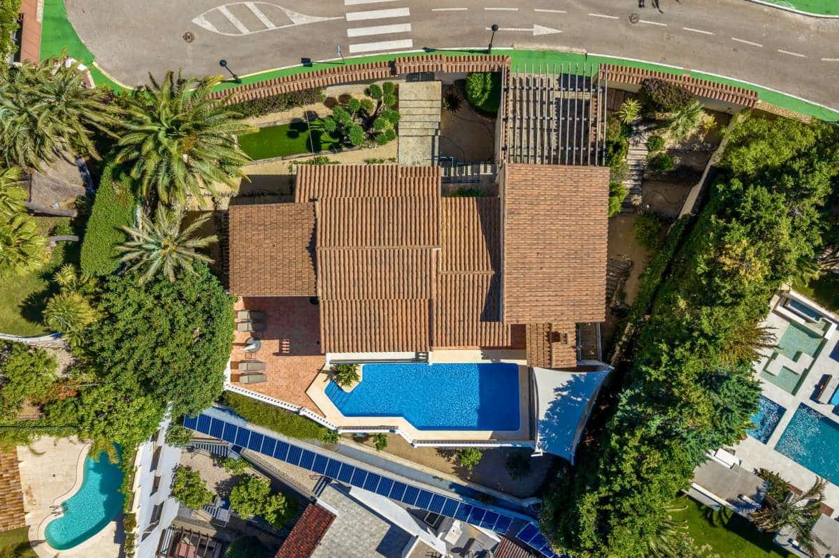 4 bedroom Villa for sale in Altea - € 1,470,000 (Ref: 9841562)