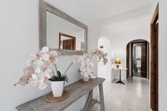 3 slaapkamer Villa te koop in Moraira, Teulada-Moraira - € 915.000 (Ref: 9861003)