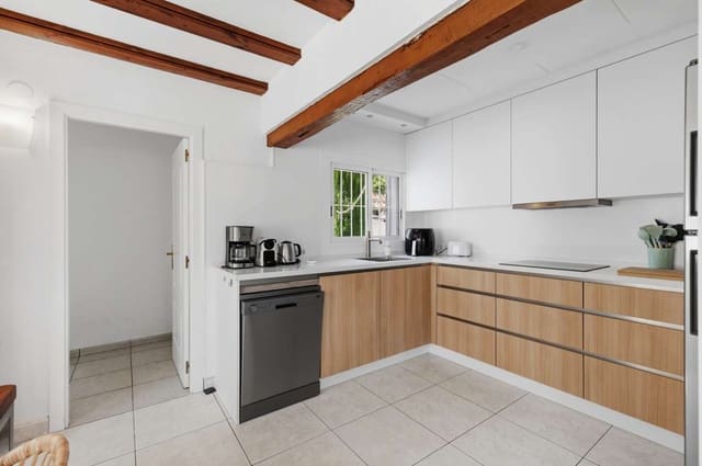 3 slaapkamer Villa te koop in Moraira, Teulada-Moraira - € 915.000 (Ref: 9861003)