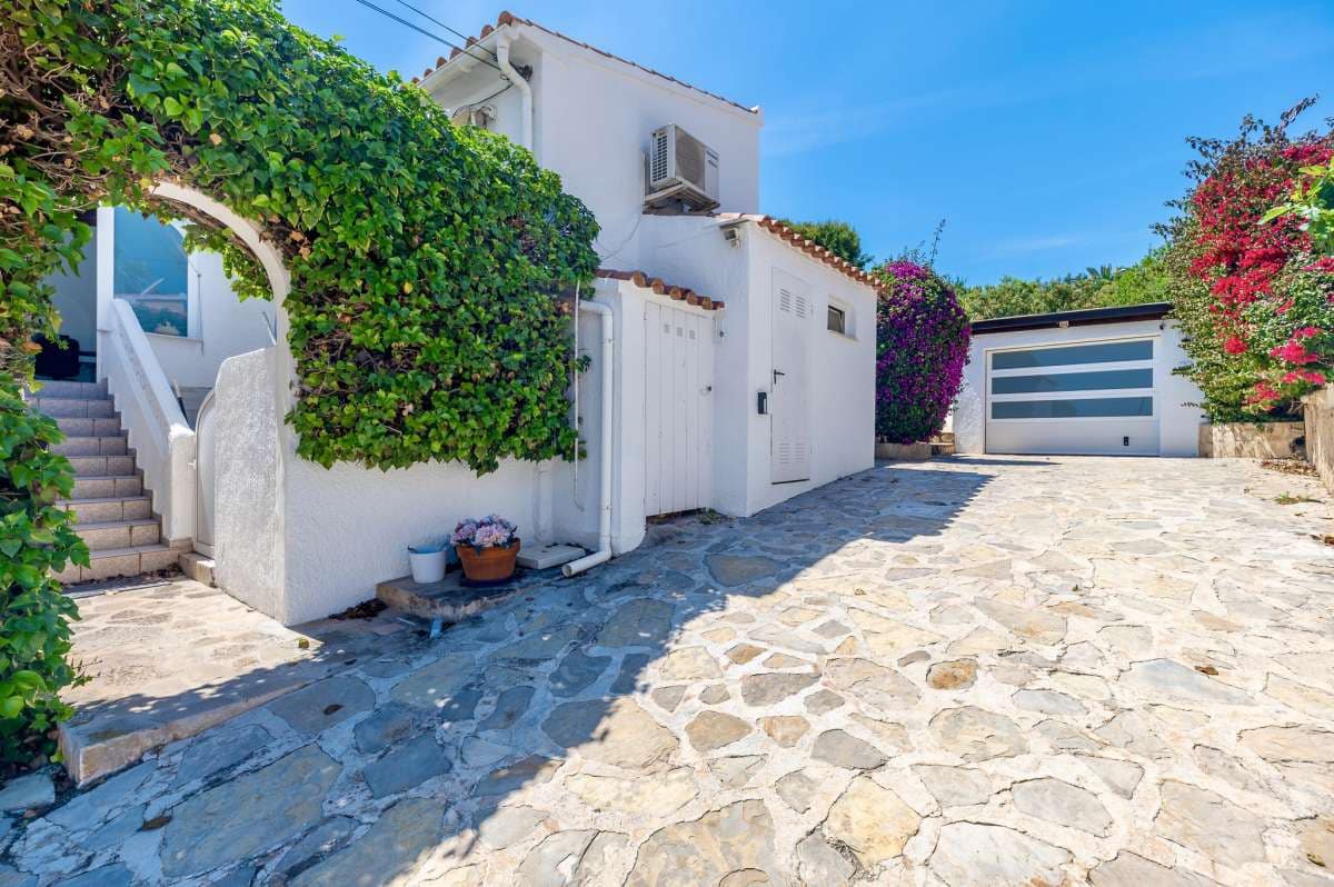 3 slaapkamer Villa te koop in Moraira - € 915.000 (Ref: 9861003)