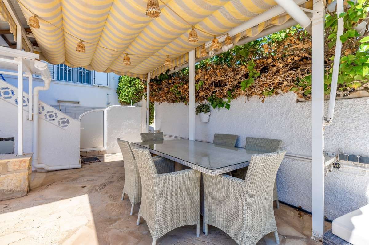 3 slaapkamer Villa te koop in Moraira - € 915.000 (Ref: 9861003)