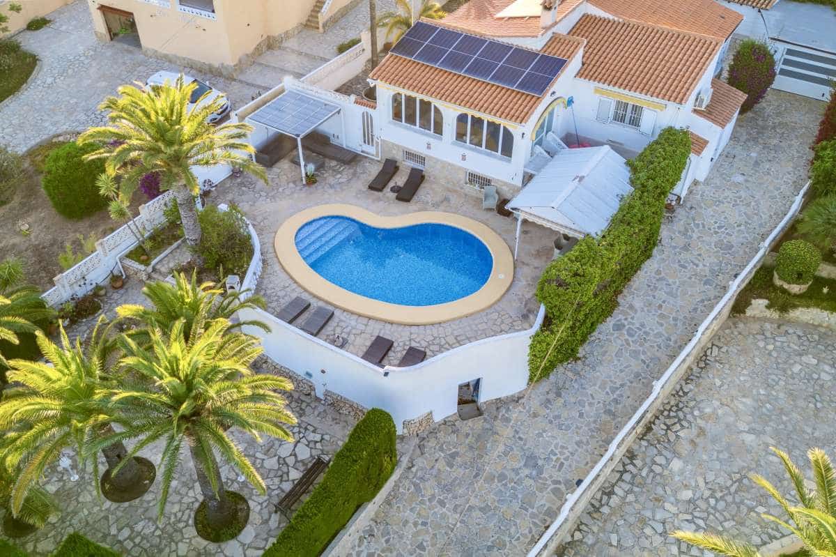 3 bedroom Villa for sale in Moraira - € 915,000 (Ref: 9861003)