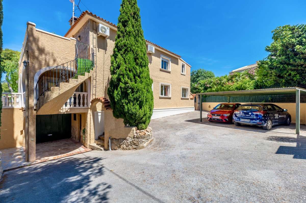 5 slaapkamer Villa te koop in Benissa - € 895.000 (Ref: 9861004)