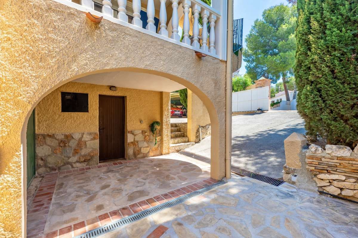 5 slaapkamer Villa te koop in Benissa - € 895.000 (Ref: 9861004)