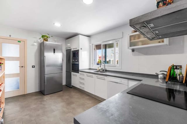4 chambre Villa/Maison à vendre à Calpe / Calp - 850 000 € (Ref: 9916347)