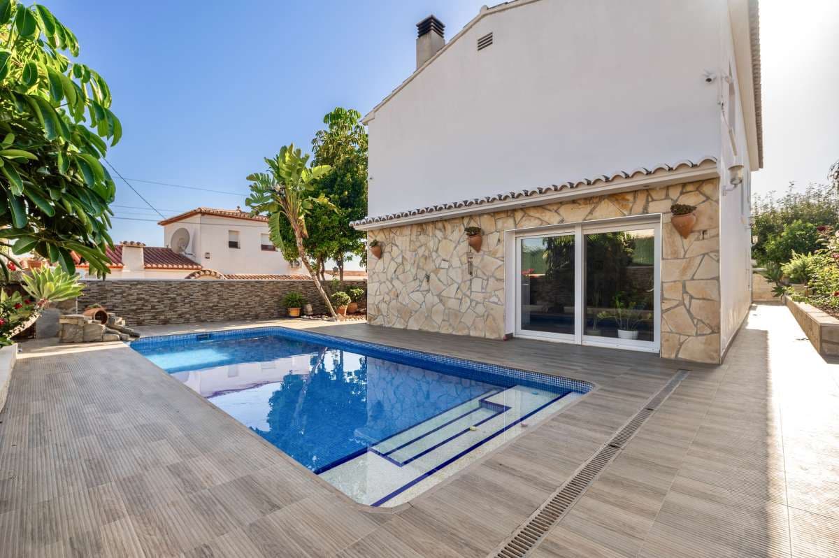 4 chambre Villa/Maison à vendre à Calpe / Calp - 850 000 € (Ref: 9916347)