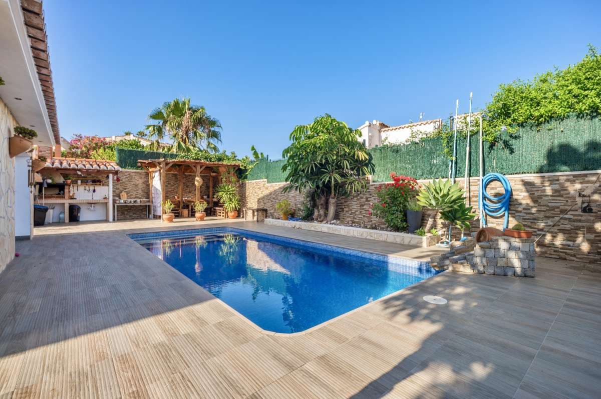 4 chambre Villa/Maison à vendre à Calpe / Calp - 850 000 € (Ref: 9916347)