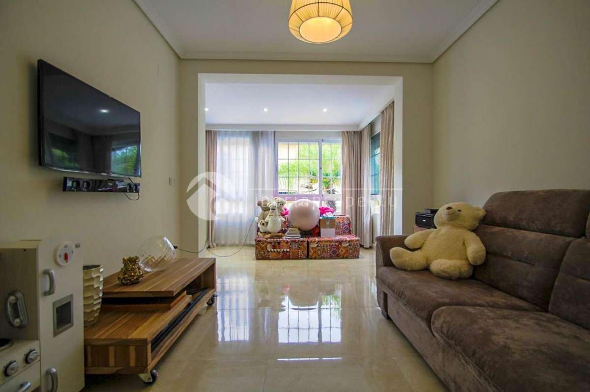 Casa de 3 habitaciones en Alfaz del Pi / L'Alfàs del Pi en venta - 670.000 € (Ref: 9968945)