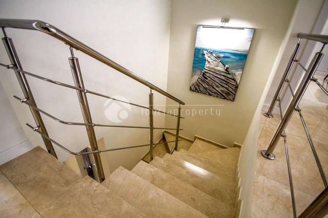3 chambre Maison de Ville à vendre à Alfaz del Pi / L'Alfàs del Pi - 670 000 € (Ref: 9968945)