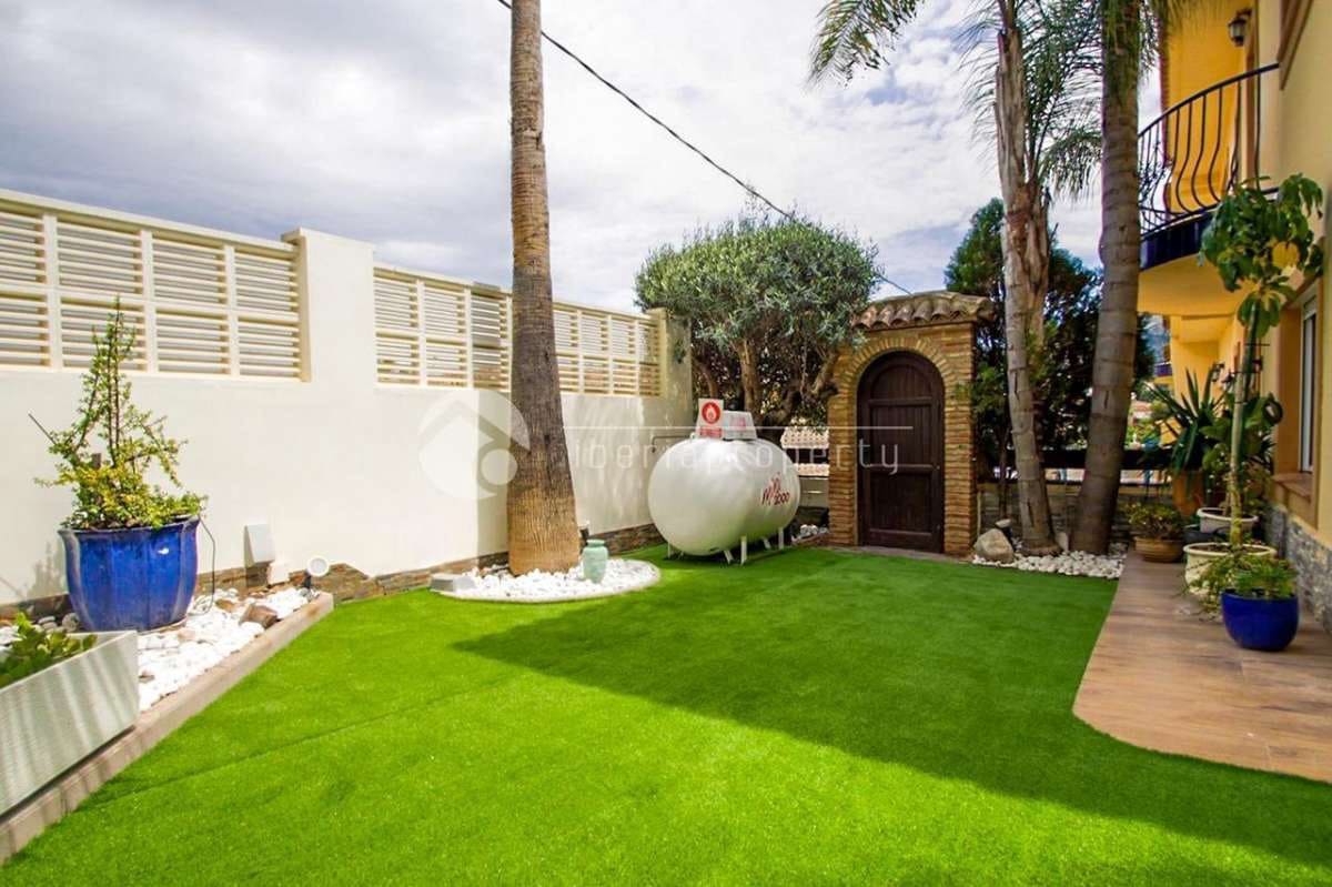 Casa de 3 habitaciones en Alfaz del Pi / L'Alfàs del Pi en venta - 670.000 € (Ref: 9968945)