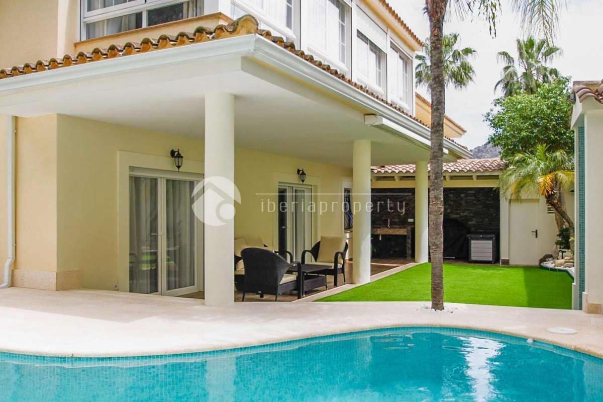 Casa de 3 habitaciones en Alfaz del Pi / L'Alfàs del Pi en venta - 670.000 € (Ref: 9968945)