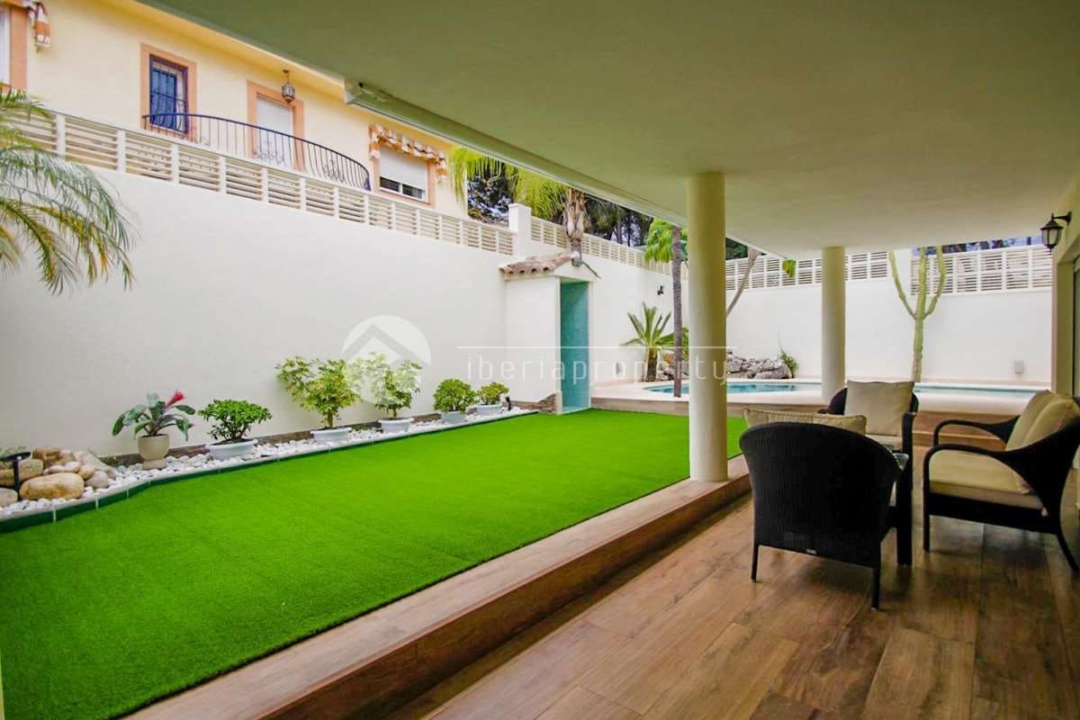 Casa de 3 habitaciones en Alfaz del Pi / L'Alfàs del Pi en venta - 670.000 € (Ref: 9968945)
