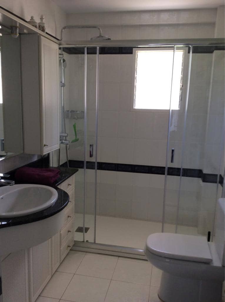 Chalet de 4 habitaciones en Alfaz del Pi / L'Alfàs del Pi en venta - 1.350.000 € (Ref: 9968946)