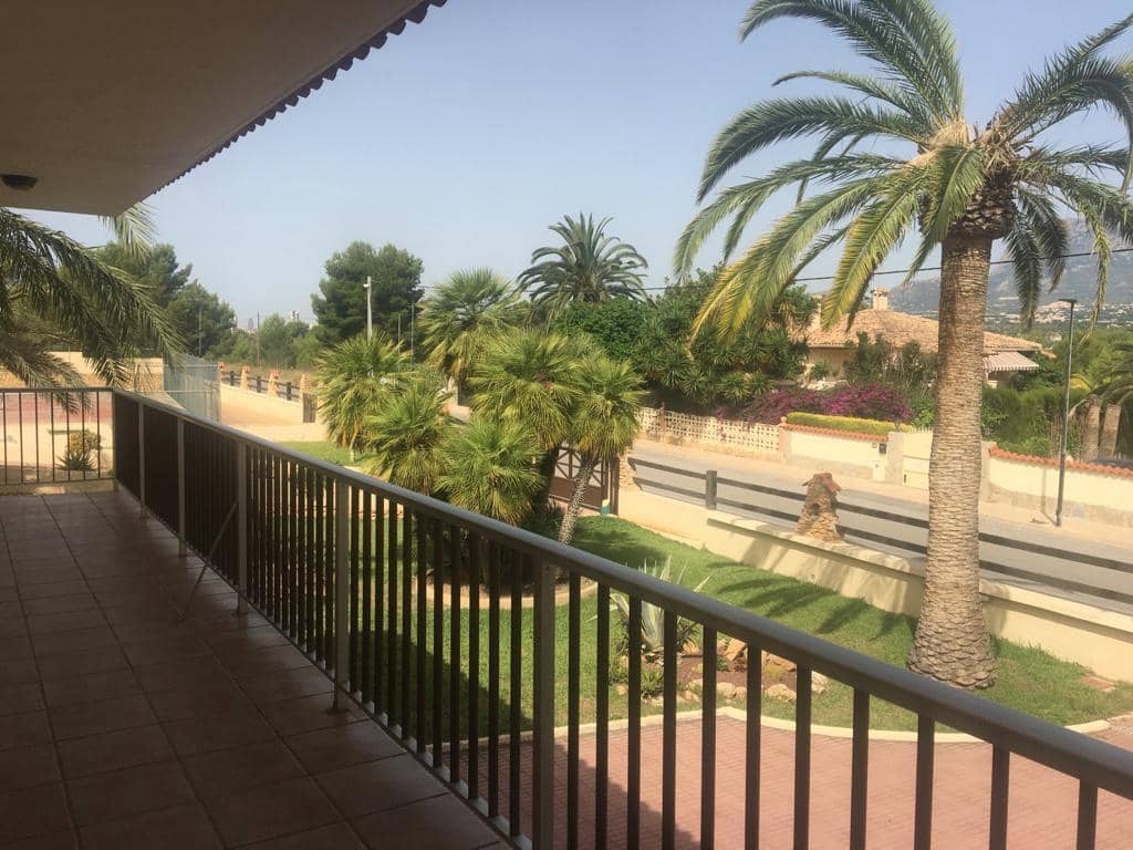 Chalet de 4 habitaciones en Alfaz del Pi / L'Alfàs del Pi en venta - 1.350.000 € (Ref: 9968946)