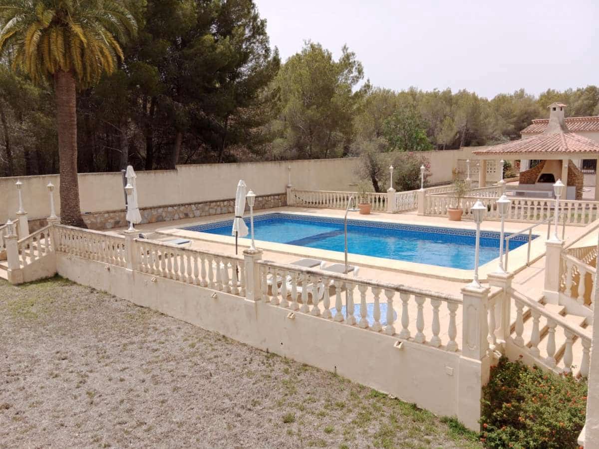Chalet de 4 habitaciones en Alfaz del Pi / L'Alfàs del Pi en venta - 1.350.000 € (Ref: 9968946)