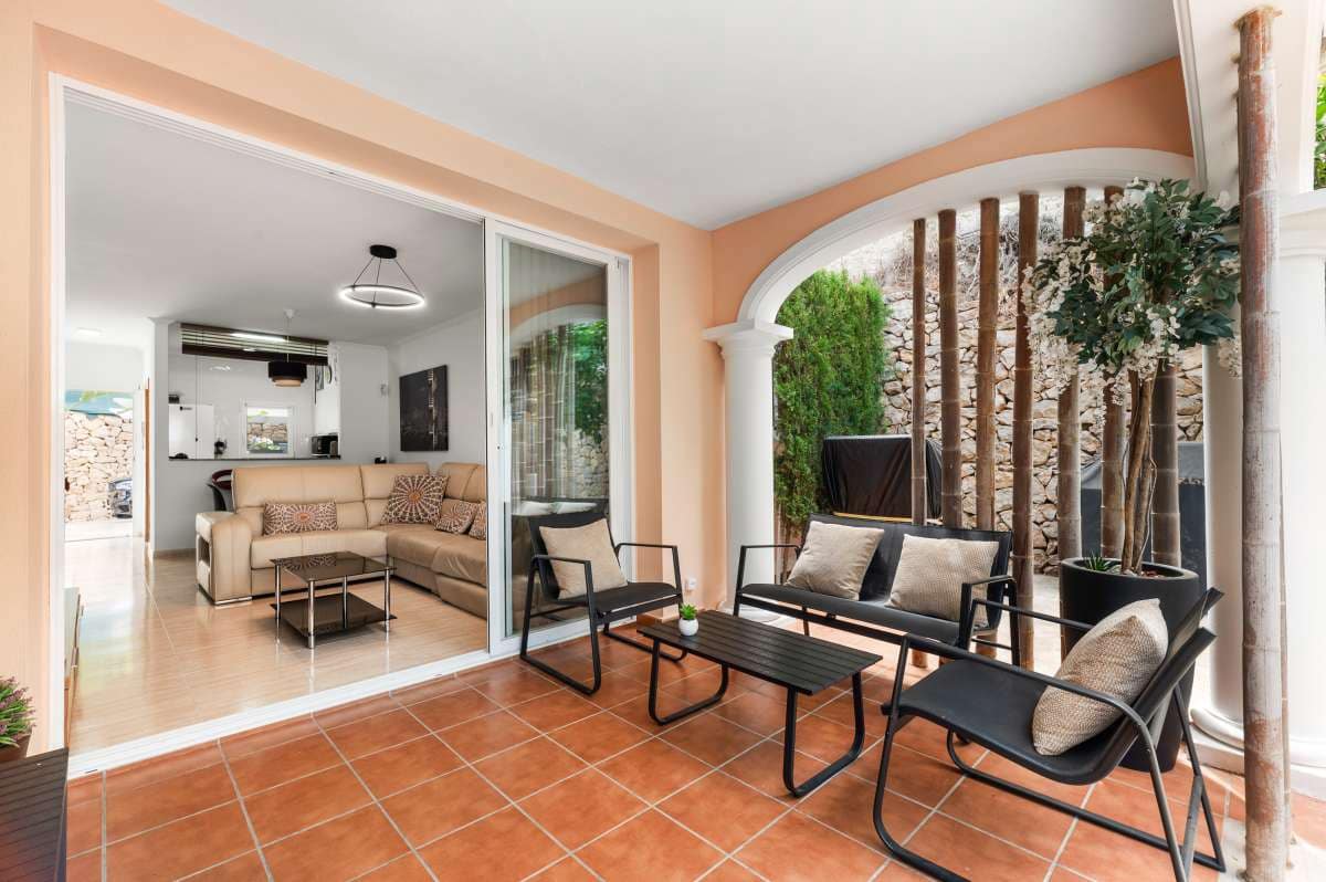 3 sovrum Radhus till salu i Calpe / Calp - 367 500 € (Ref: 9985832)
