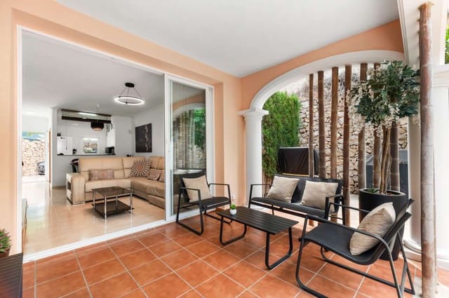 3 sovrum Radhus till salu i Calpe / Calp - 367 500 € (Ref: 9985832)