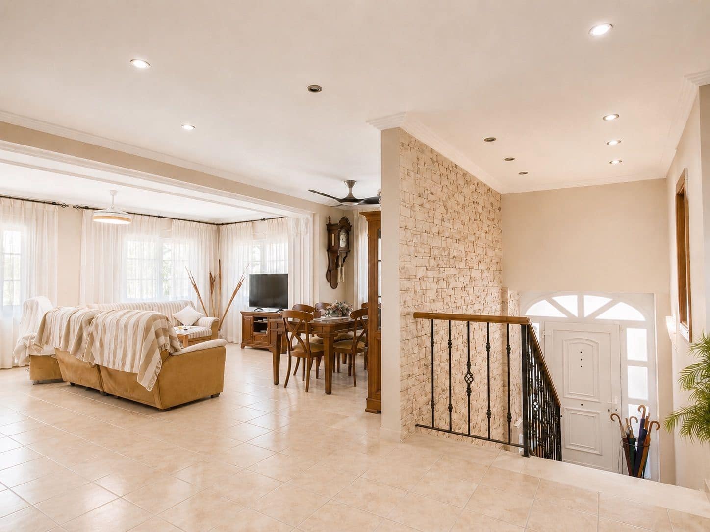 5 bedroom Villa for sale in Denia with pool garage - € 870,000 (Ref: 10017034)